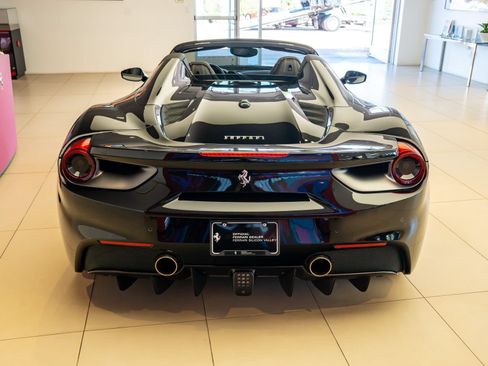 Used 2018 Ferrari 488 Spider RWD image 5