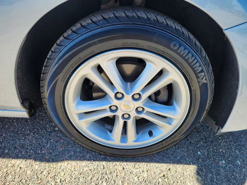 Used 2017 Chevrolet Cruze LT image 21