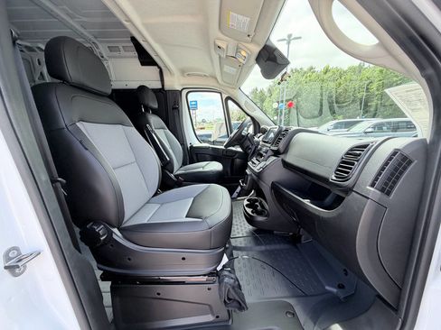 Used 2026 RAM ProMaster 2500 w/ Convenience Group FWD image 28