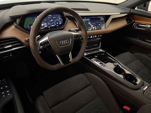 Used 2022 Audi e-tron GT Premium Plus image 4