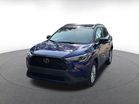 Used 2025 Toyota Corolla Cross LE image 7