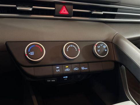 New 2025 Hyundai Elantra SE FWD image 29