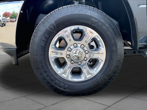 Used 2025 RAM 2500 Big Horn AWD/4WD image 10