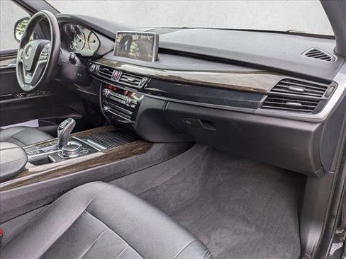 Used 2018 BMW X5 xDrive35i w/ M Sport Package image 21