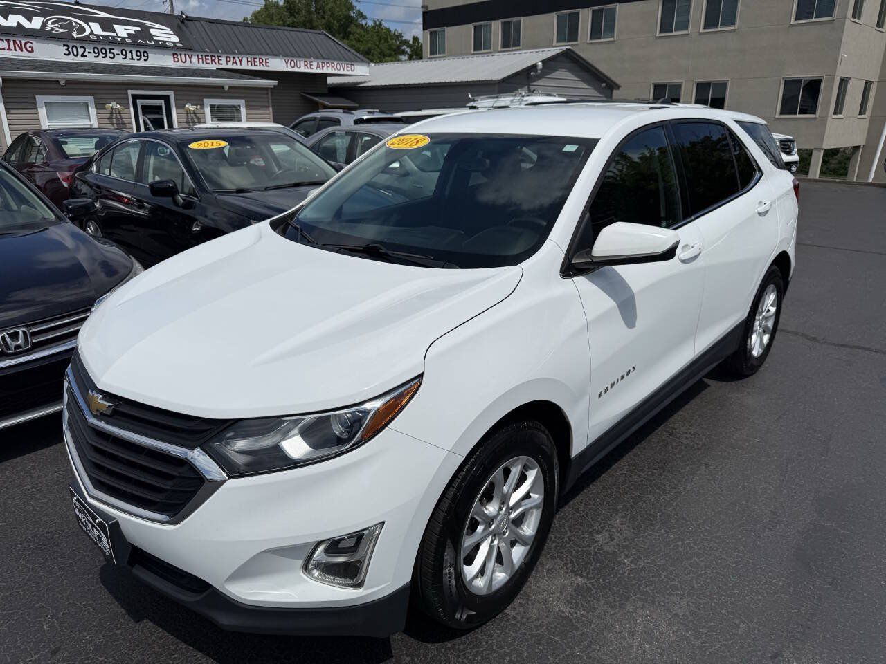 Used 2018 Chevrolet Equinox LT FWD image 2