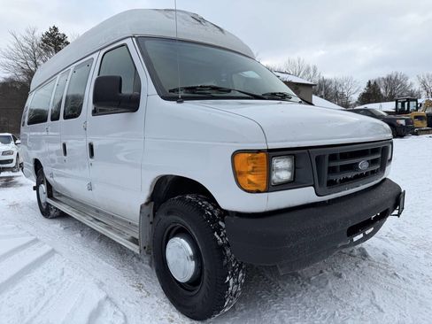 Used 2004 Ford E-350 and Econoline 350 Extended Super Duty image 9