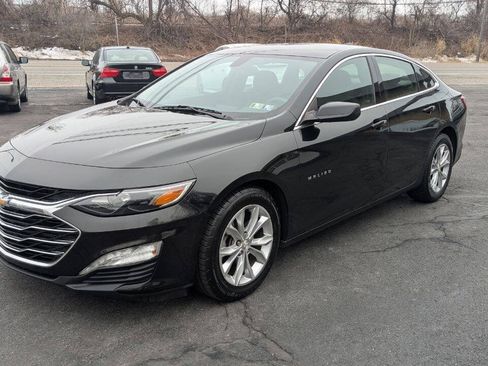 Used 2019 Chevrolet Malibu LT FWD image 2
