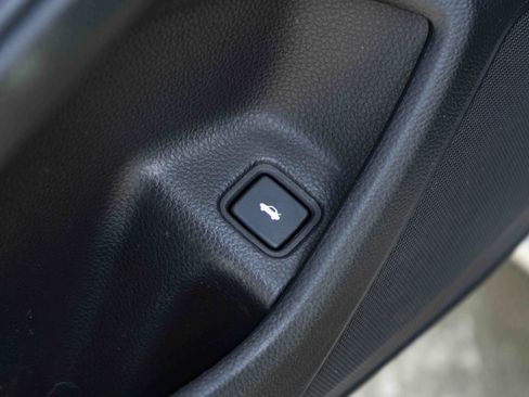 Used 2019 Honda Accord LX image 36