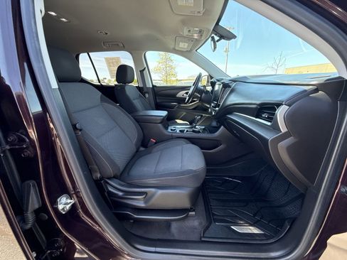 Used 2018 Chevrolet Traverse LT w/ LPO, Floor Liner Package AWD/4WD image 24