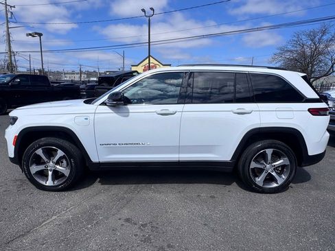 Used 2024 Jeep Grand Cherokee Limited 4xe w/ Luxury Tech Group II AWD/4WD image 4