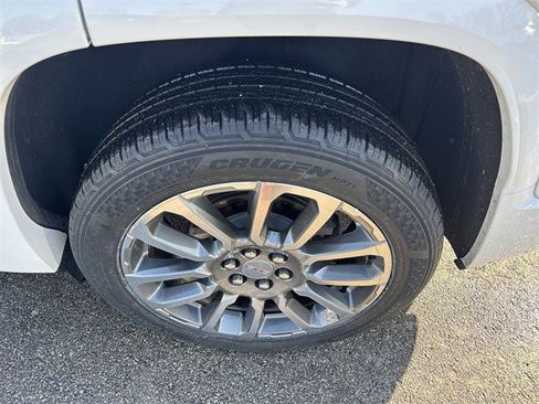 Used 2021 GMC Acadia Denali w/ Denali Ultimate Package image 38