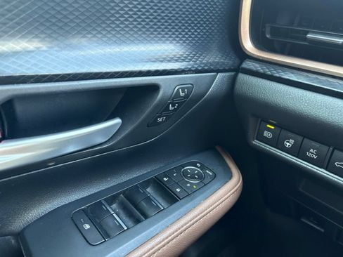 Used 2024 Toyota Grand Highlander AWD Hybrid image 19
