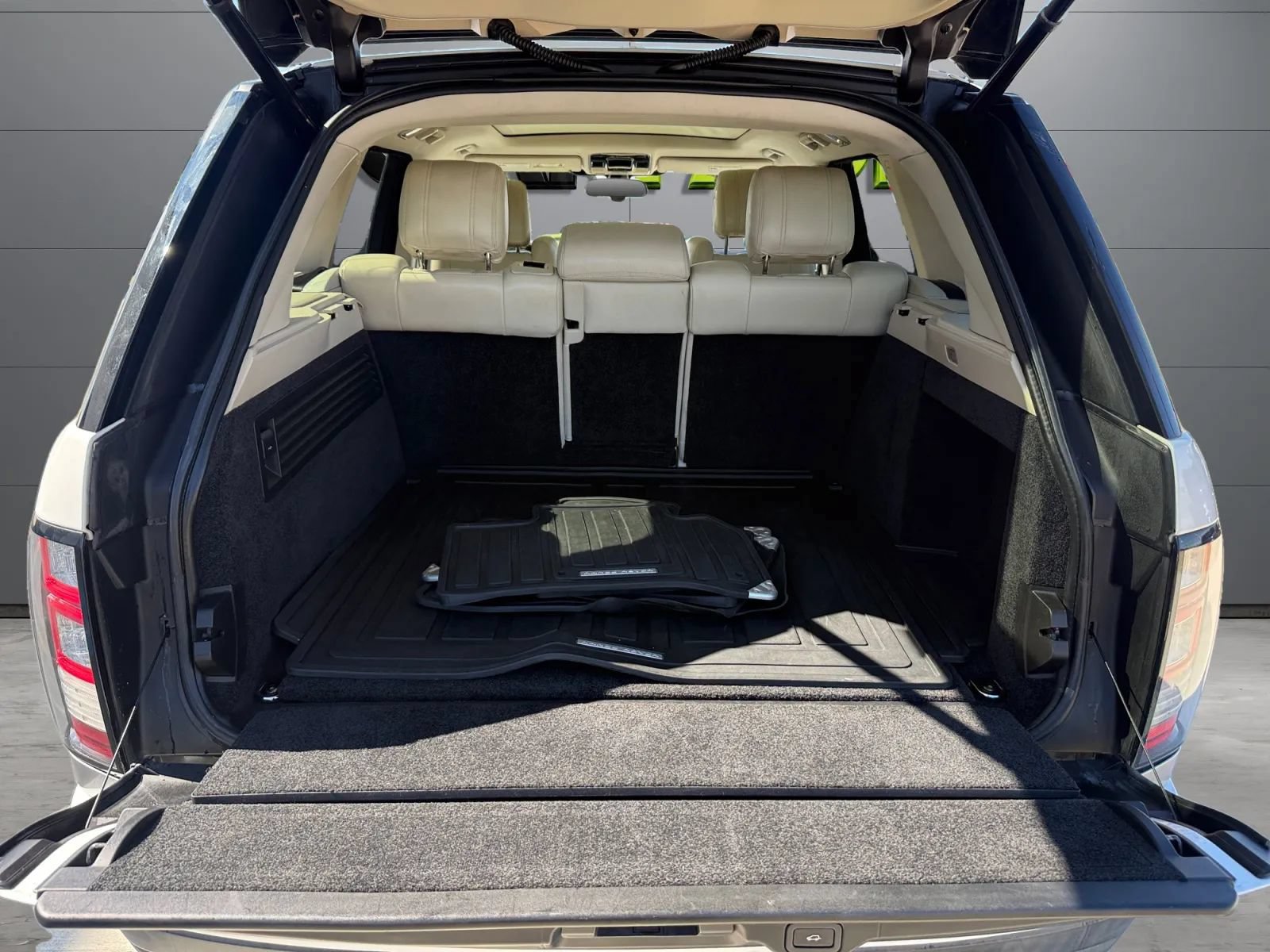Used 2013 Land Rover Range Rover HSE AWD/4WD image 10