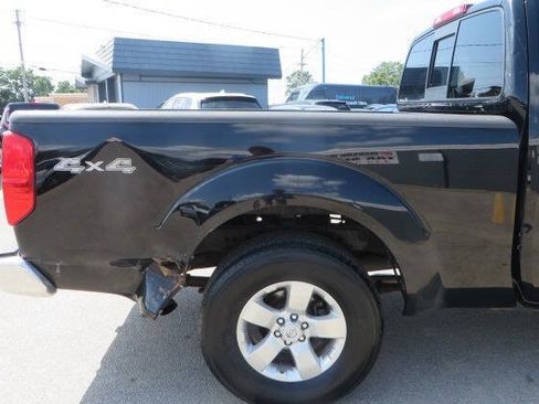 Used 2010 Nissan Frontier SE w/ SE Value Truck Pkg AWD/4WD image 32