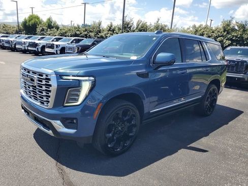 Used 2026 GMC Yukon Denali w/ Denali Reserve Package AWD/4WD image 2