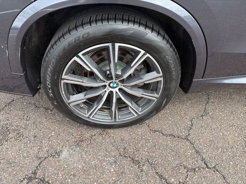 Used 2020 BMW X5 xDrive40i w/ M Sport Package image 16