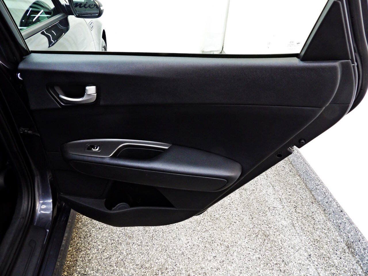 Used 2019 Kia Optima LX FWD image 12