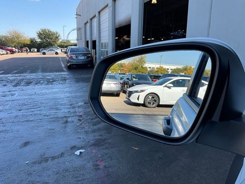 Used 2025 Toyota Tacoma TRD Off-Road image 17