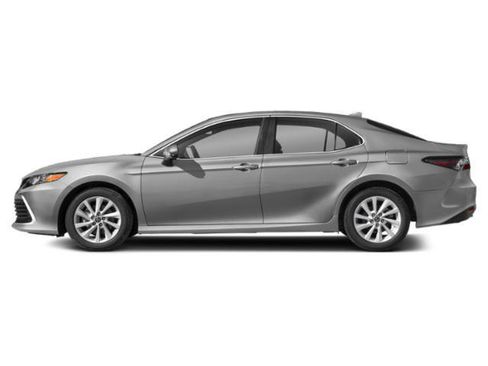 Used 2022 Toyota Camry LE w/ Convenience Package FWD image 3