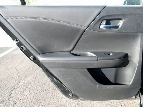 Used 2015 Honda Accord Touring image 31