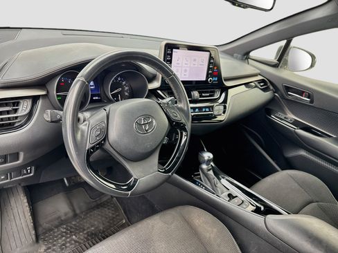 Used 2019 Toyota C-HR XLE FWD image 7