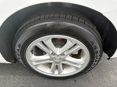Used 2018 Chevrolet Cruze LT w/ Convenience Package FWD image 28