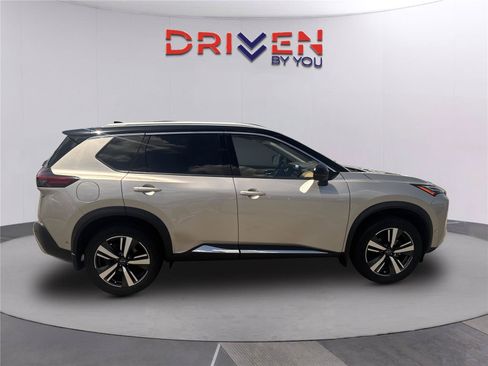 Used 2023 Nissan Rogue Platinum w/ Platinum Premium Package FWD image 3