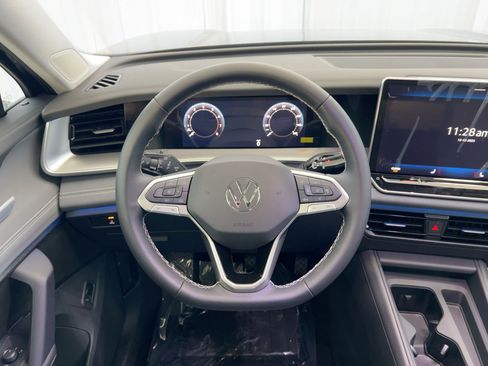 New 2026 Volkswagen Tiguan SE image 23
