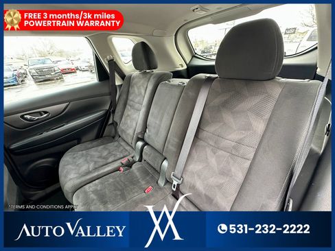 Used 2015 Nissan Rogue SV image 21