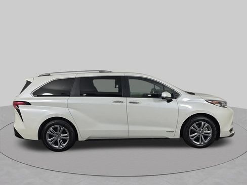 Used 2021 Toyota Sienna Platinum AWD/4WD image 44