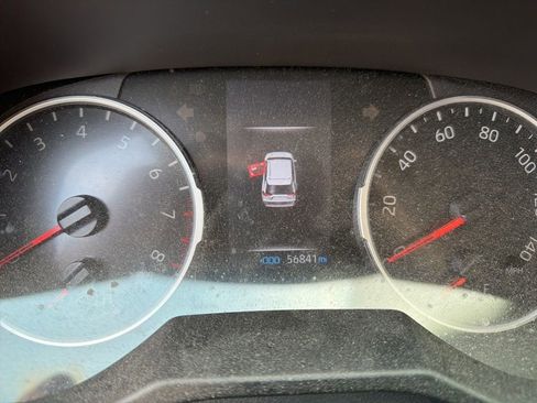 Used 2021 Toyota RAV4 XLE Premium AWD/4WD image 10