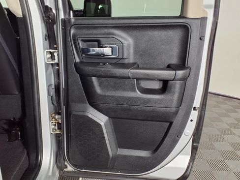 Used 2018 RAM 1500 Laramie RWD image 11
