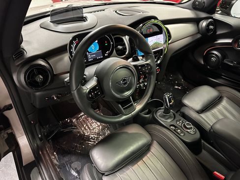 Used 2024 MINI Cooper S image 8