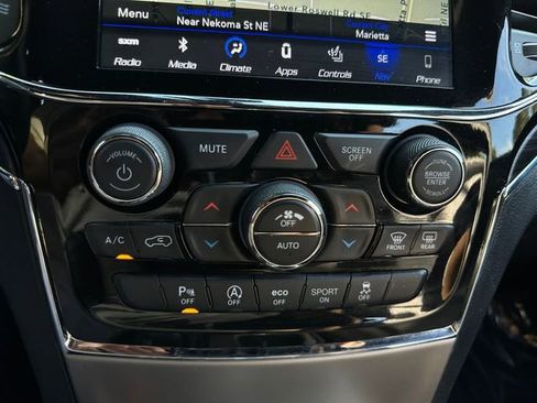 Used 2019 Jeep Grand Cherokee Limited image 31