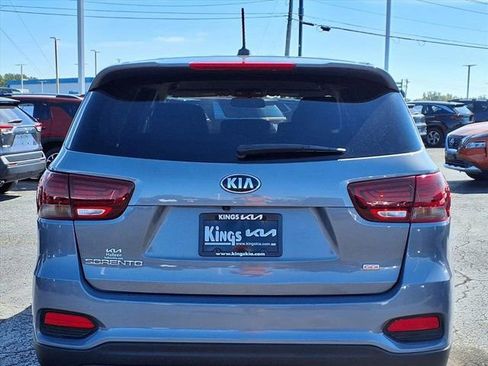 Used 2020 Kia Sorento LX image 24
