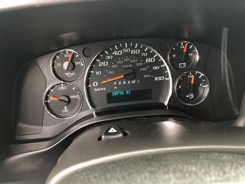 Used 2024 Chevrolet Express 2500 w/ Driver Convenience Package image 32