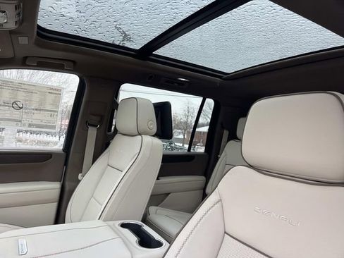 New 2026 GMC Yukon XL Denali w/ Denali Reserve Package image 22