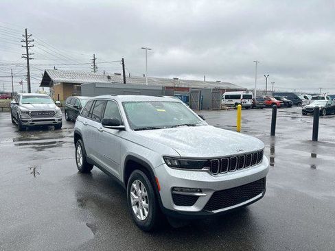 Certified 2023 Jeep Grand Cherokee Limited image 11