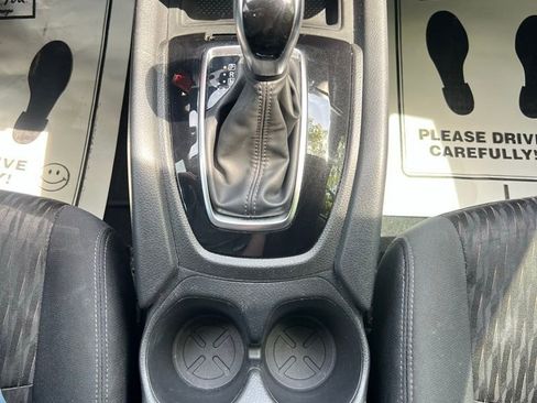 Used 2020 Nissan Rogue S FWD image 24