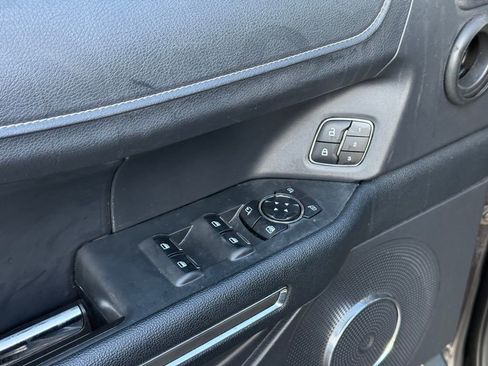 Used 2024 Ford Expedition Max XLT image 10