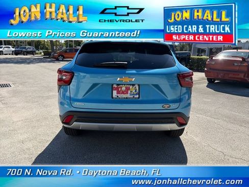 Used 2025 Chevrolet Trax LT w/ Driver Confidence Package FWD image 7