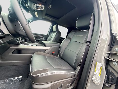 New 2026 RAM 3500 Laramie AWD/4WD image 22