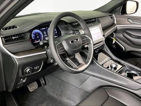 New 2026 Jeep Grand Cherokee L Limited image 8