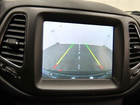 Used 2020 Jeep Compass Trailhawk image 24