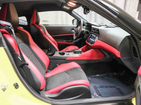 Used 2024 Nissan Z Performance w/ Floor Mat Package RWD image 15