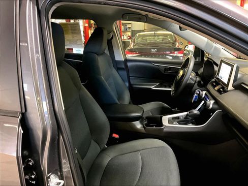 Used 2024 Toyota RAV4 LE image 11