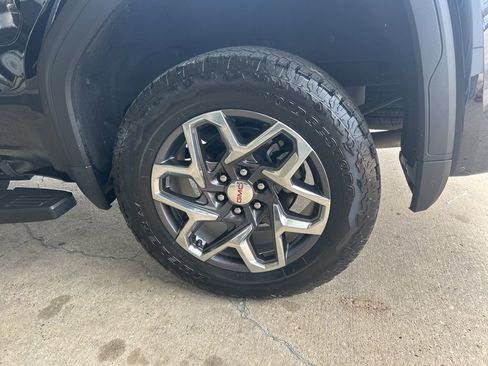 Used 2025 GMC Sierra 1500 SLT image 8