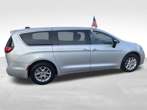 Used 2023 Ford Expedition XLT image 45