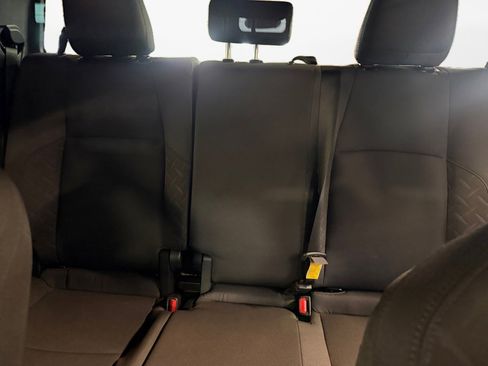 Used 2025 Toyota Tacoma SR5 AWD/4WD image 15