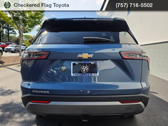 Used 2025 Chevrolet Equinox LT w/ Convenience Package II FWD image 4